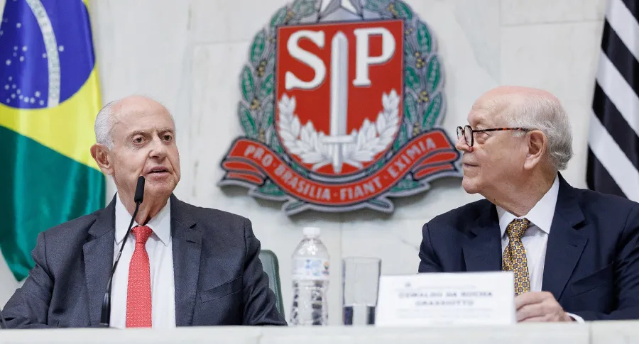 O deputado Barros Munhoz e o diretor da Unicamp, Oswaldo Grassioto durante a cerimônia